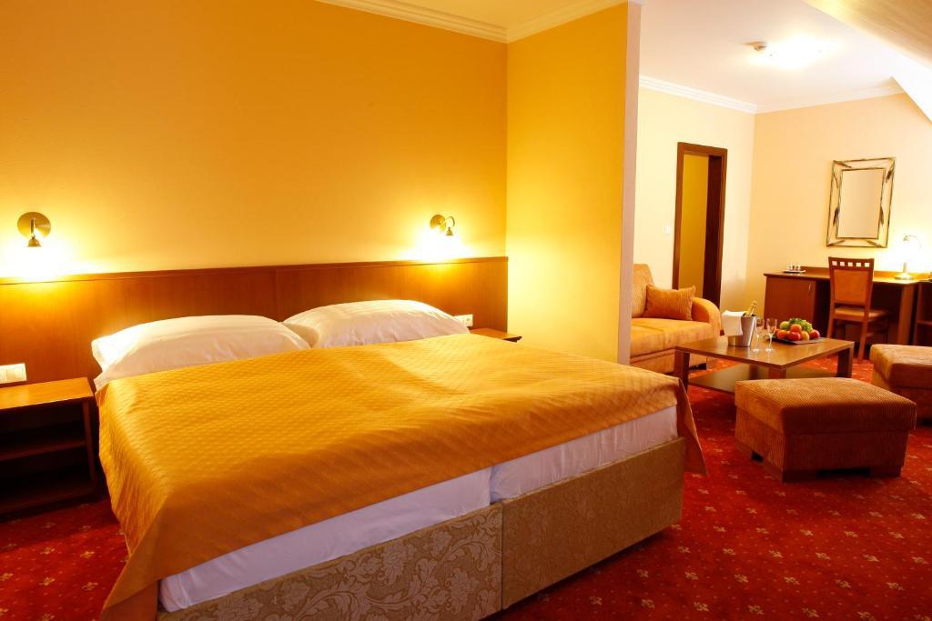 Hotel Majolika Modra Habitación foto